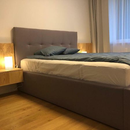 New Modern Urban Apartment Братислава Экстерьер фото