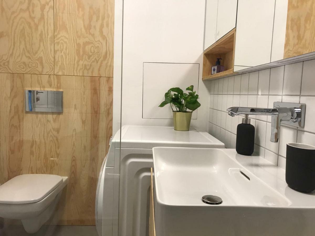 New Modern Urban Apartment Братислава Экстерьер фото